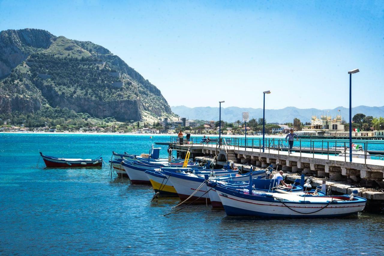 Casetta Vista Mare In Piazza A Mondello Палермо Экстерьер фото