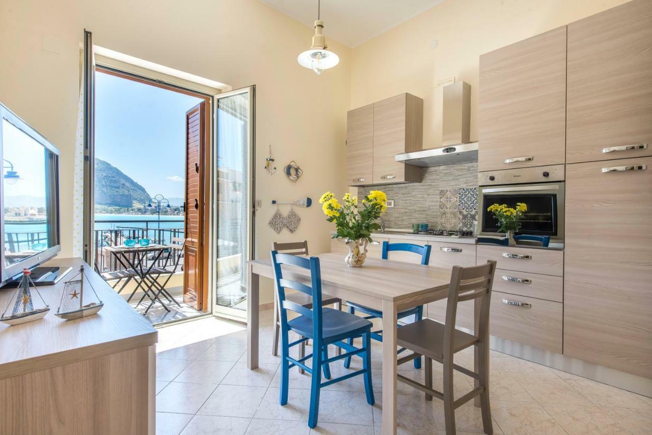 Casetta Vista Mare In Piazza A Mondello Палермо Экстерьер фото